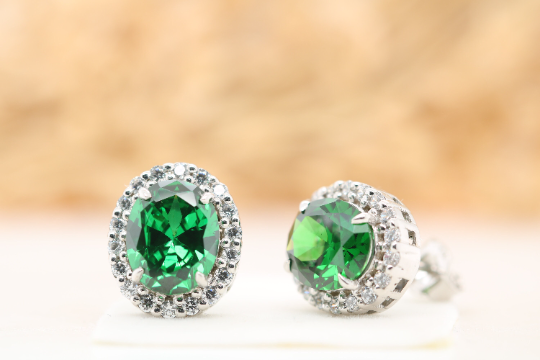 Mesmerizing marvel exquisite oval green onyx gemstone earrings