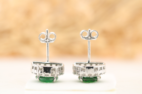 Mesmerizing marvel exquisite oval green onyx gemstone earrings