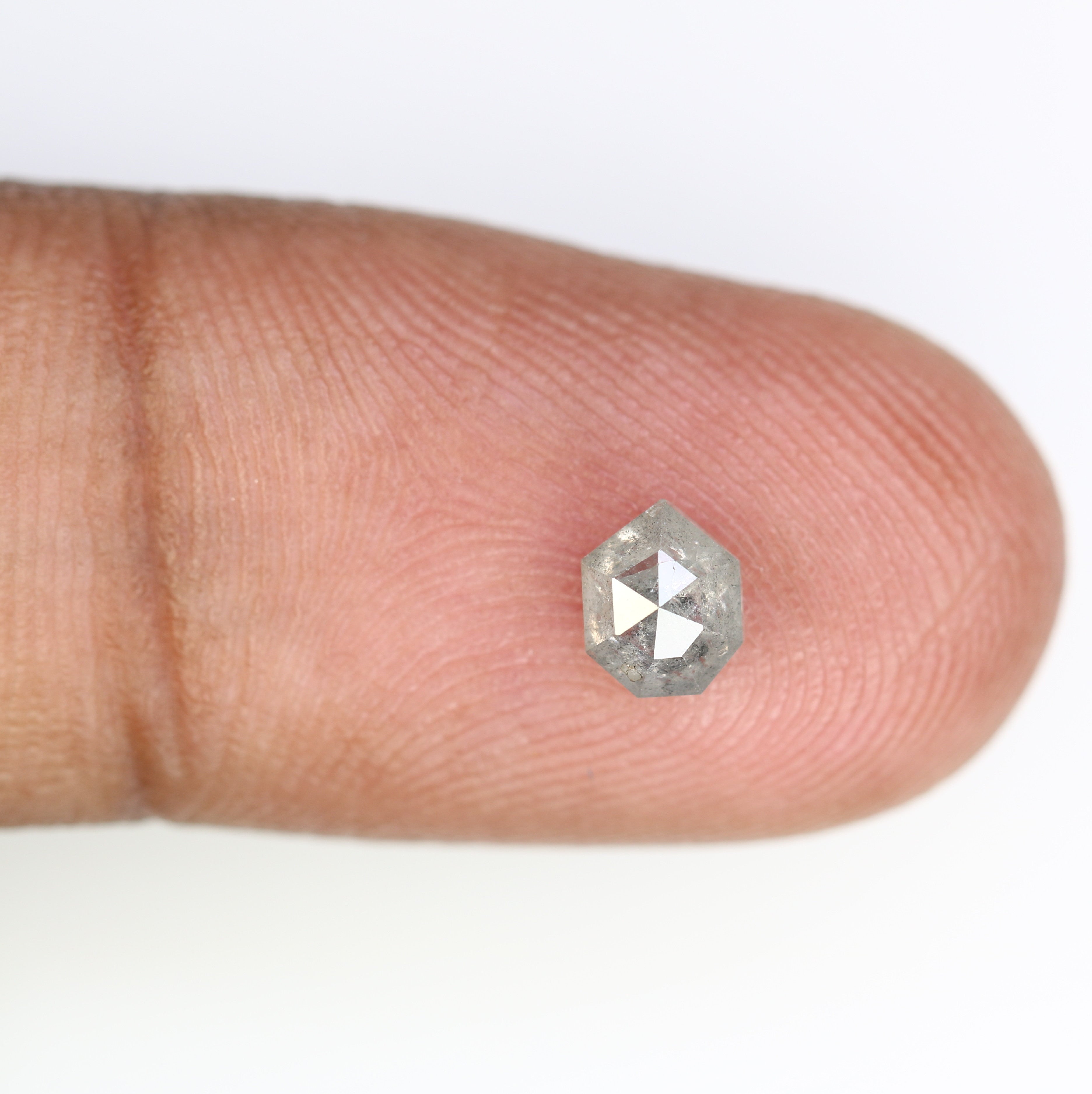 0.65 Carat Natural Salt And Pepper Geometric Shape 5.60 MM Diamond For Wedding Ring