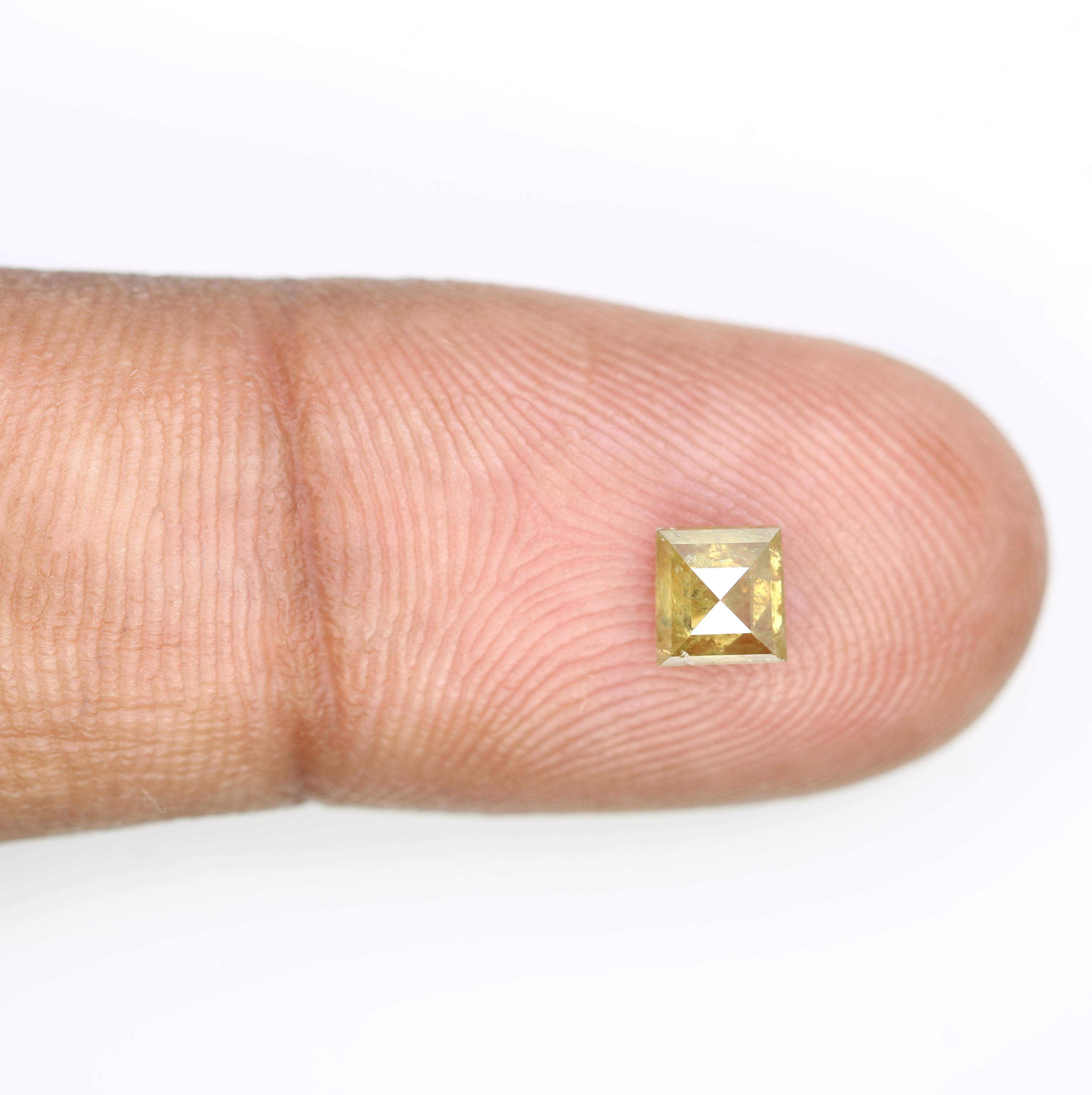 0.68 CT Unique Square Shape 4.70 MM Fancy Orange Diamond For Designer Jewelry