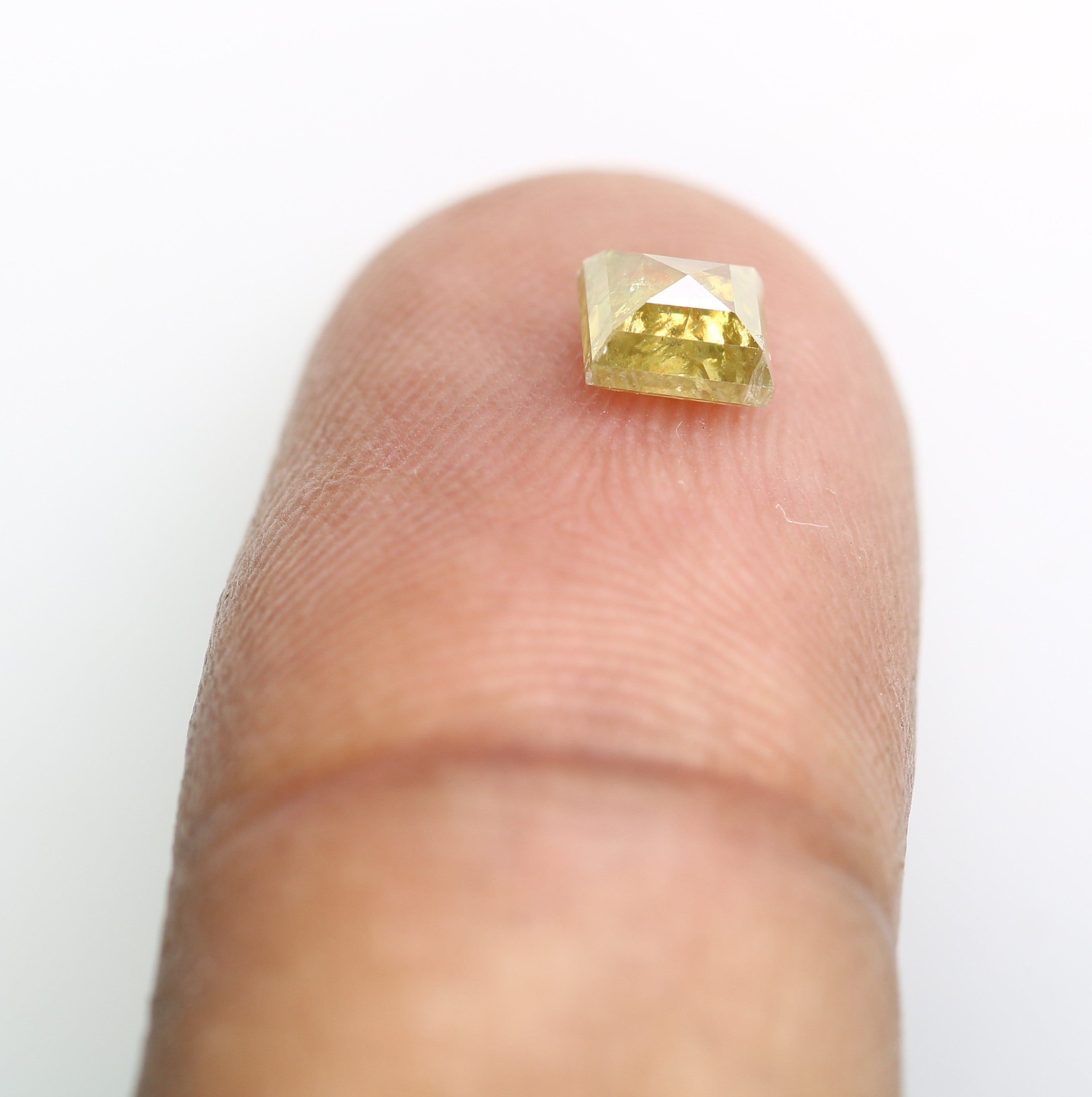 0.68 CT Unique Square Shape 4.70 MM Fancy Orange Diamond For Designer Jewelry
