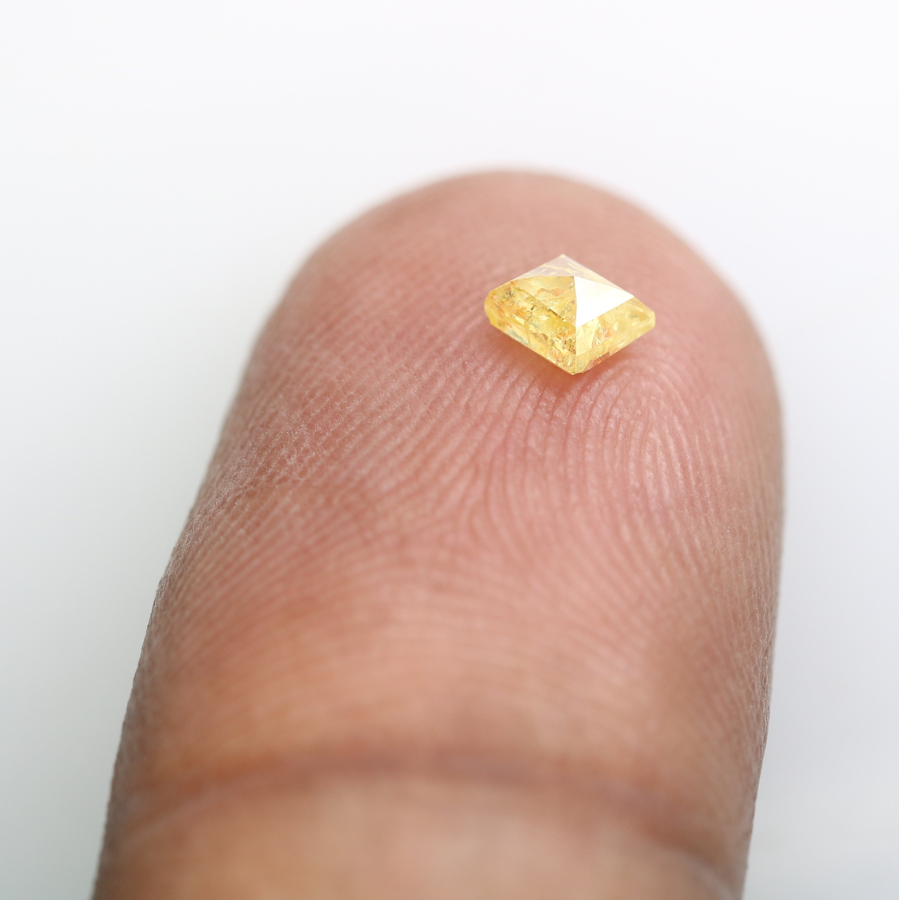 0.28 CT 4.90 MM Kite Shape Natural Fancy Yellow Diamond For Designer Ring