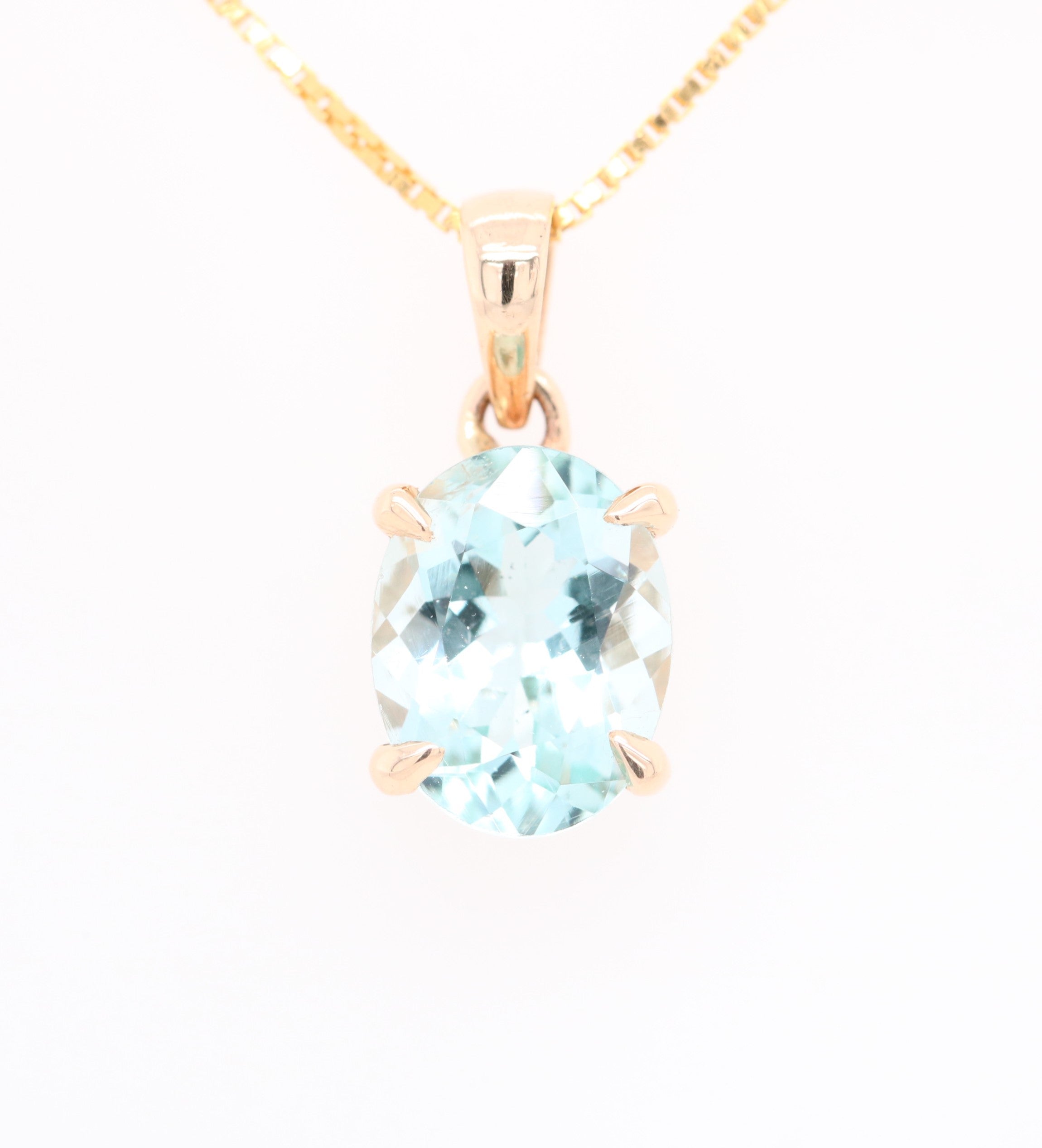 Green Aquamarine Oval Stone Pendant with 18K Yellow Gold Chain Necklace For Women