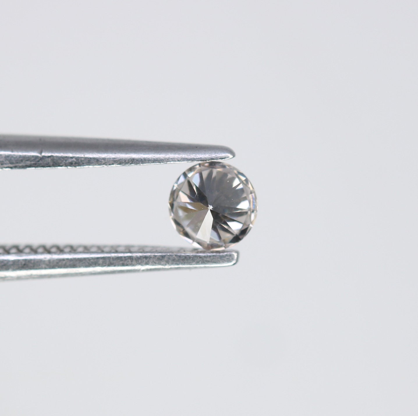 0.15 CT 3.40 x 2.10 MM Very Light Green Round Brilliant Cut Diamond For Engagement Ring