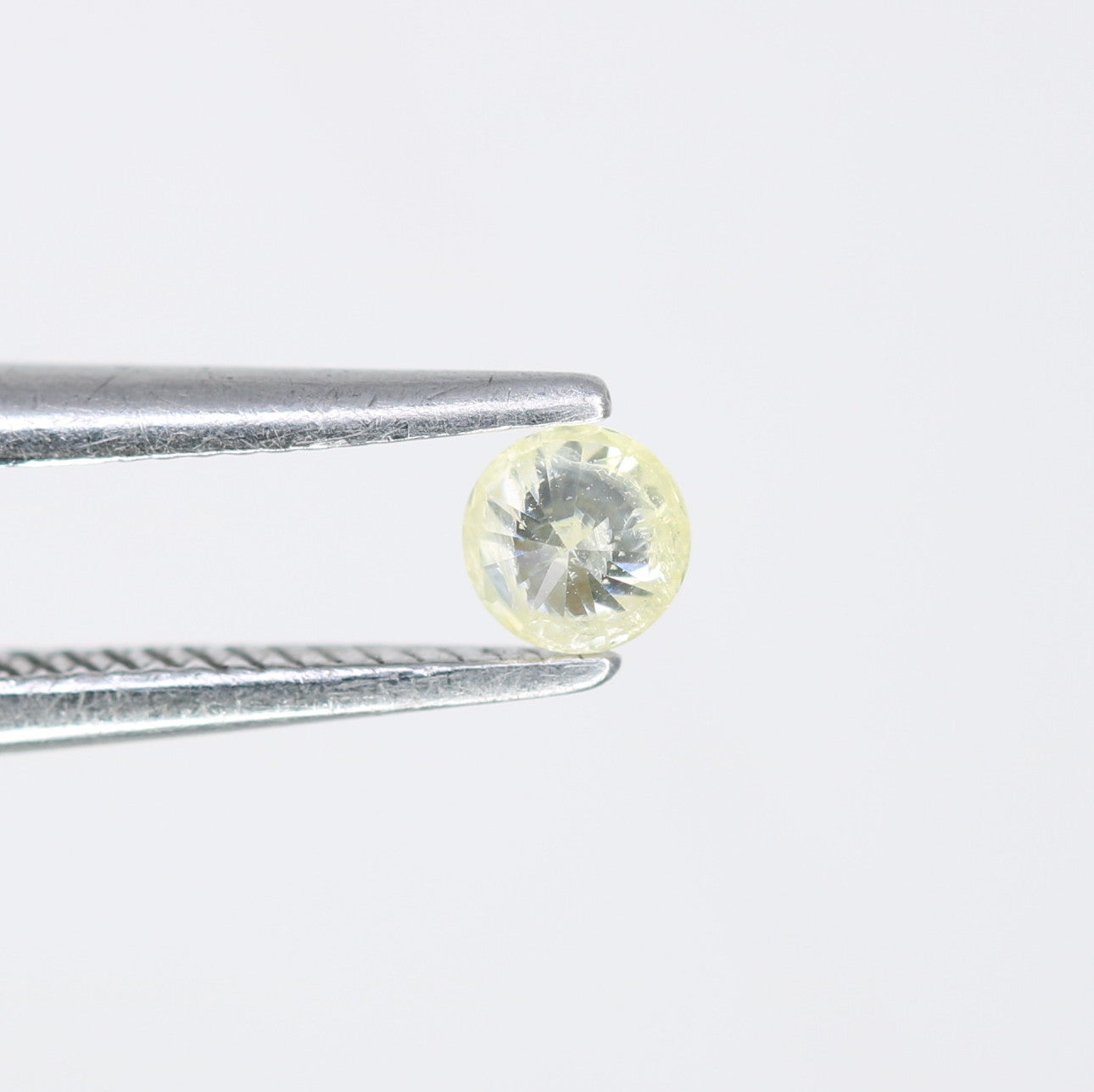 0.12 CT Round Brilliant Cut Natural light Yellow 3.00 x 1.90 MM Diamond For Engagement Ring