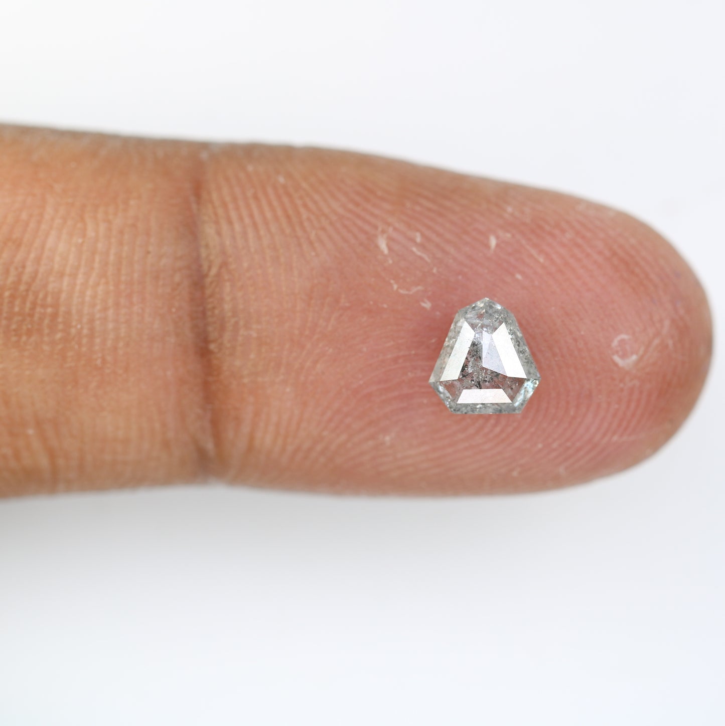 0.92 CT 6.00 MM Geometric Shape Salt And Pepper Diamond For Wedding Ring
