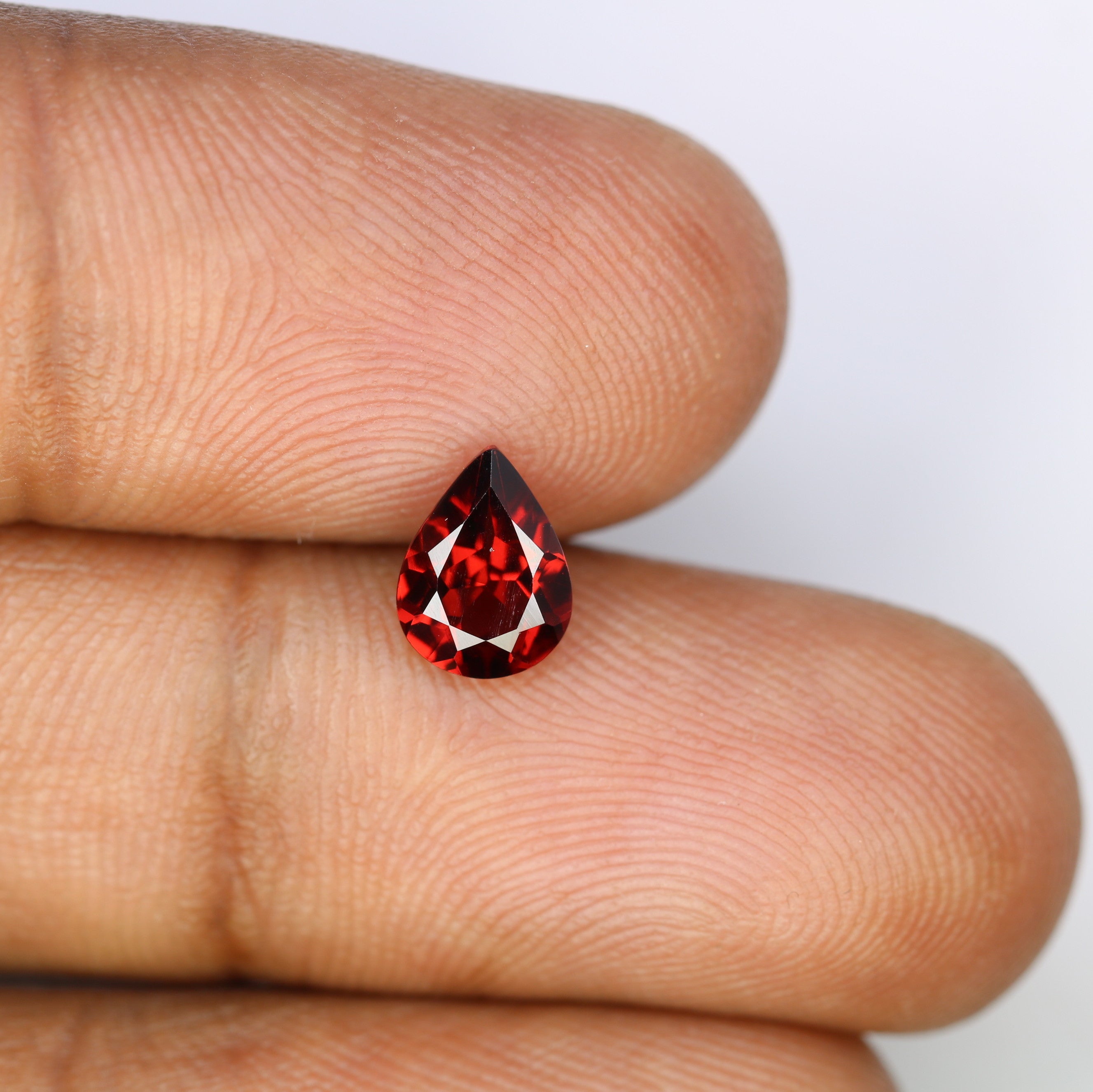 1.34 CT Red Stone Pear Shape Garnet Gemstone For Engagement Ring