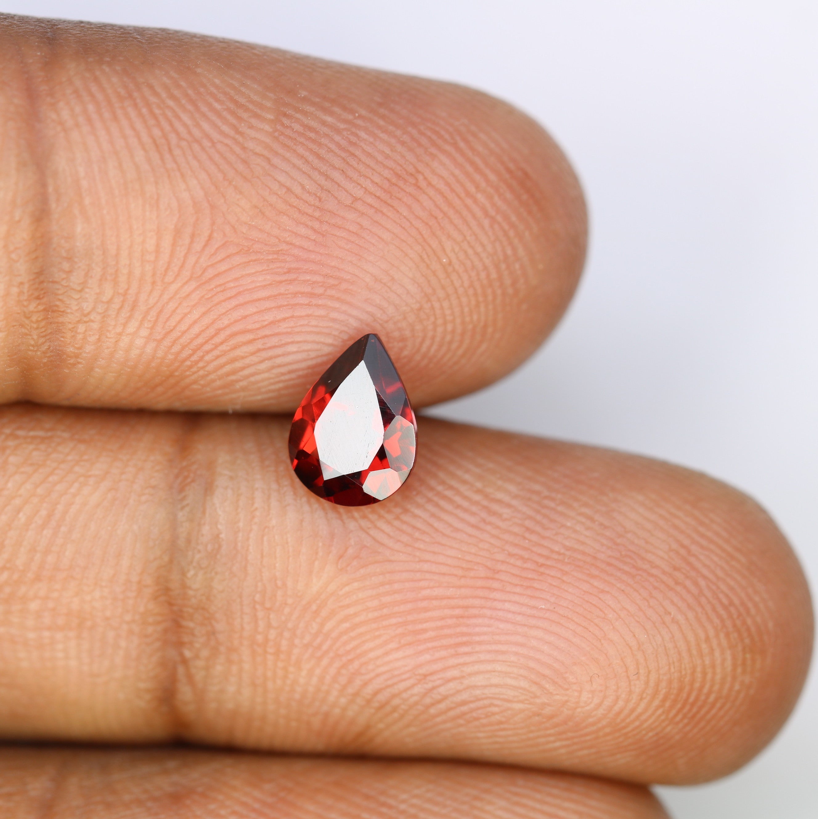 1.34 CT Red Stone Pear Shape Garnet Gemstone For Engagement Ring