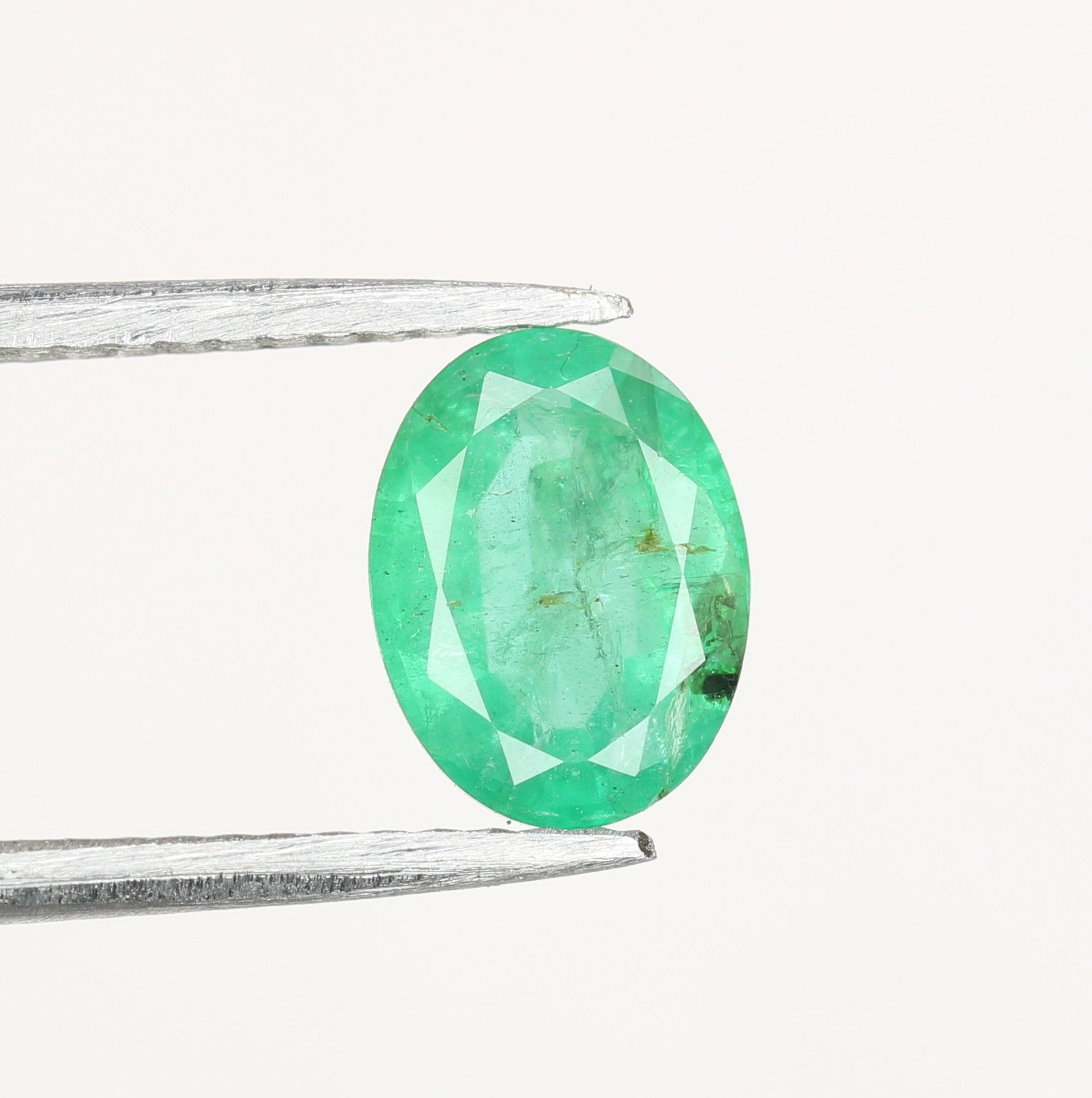 0.99 CT Natural Green Emerald Oval Shape Fancy Gemstone For Designer Jewelry