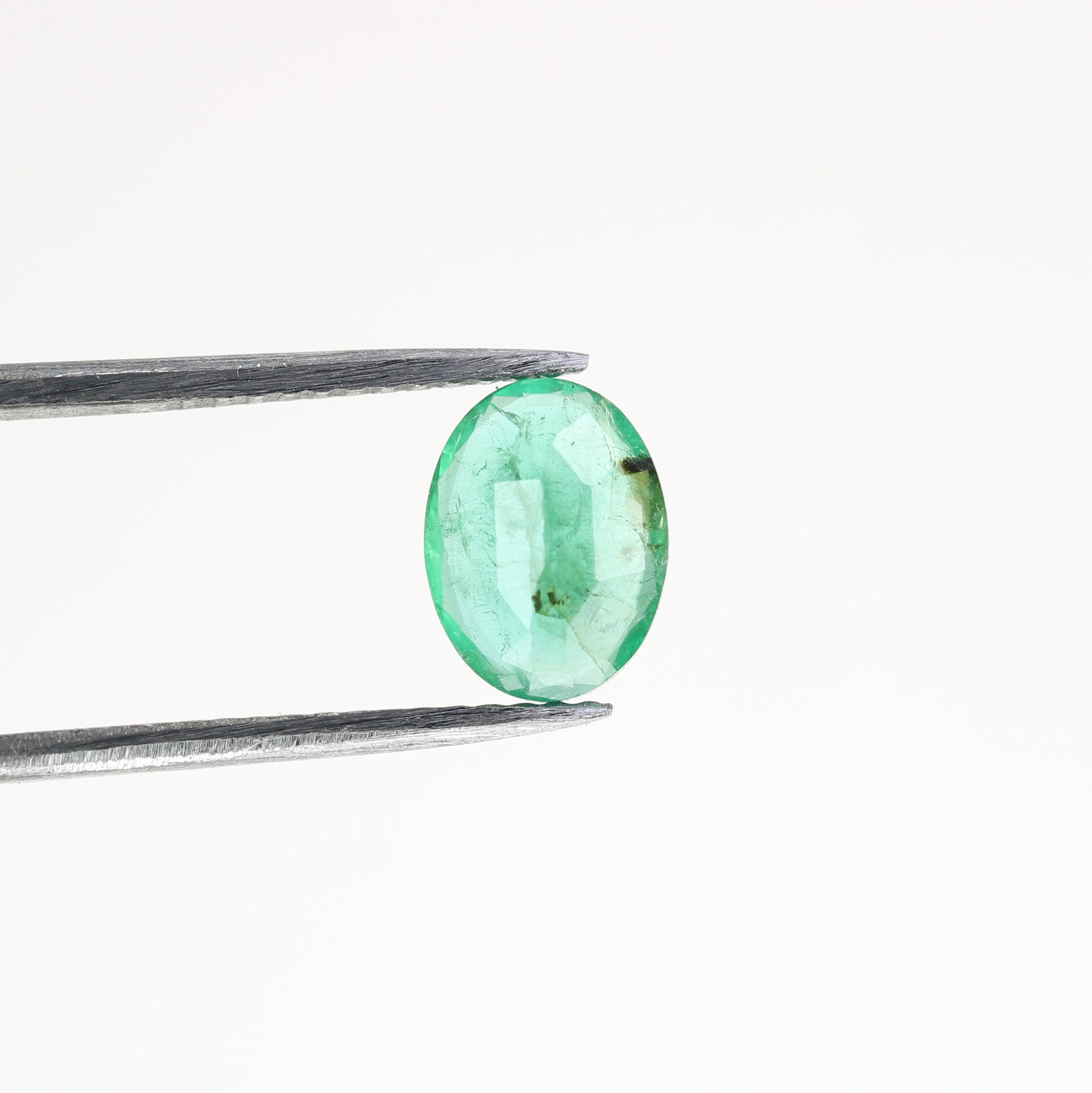 0.99 CT Natural Green Emerald Oval Shape Fancy Gemstone For Designer Jewelry