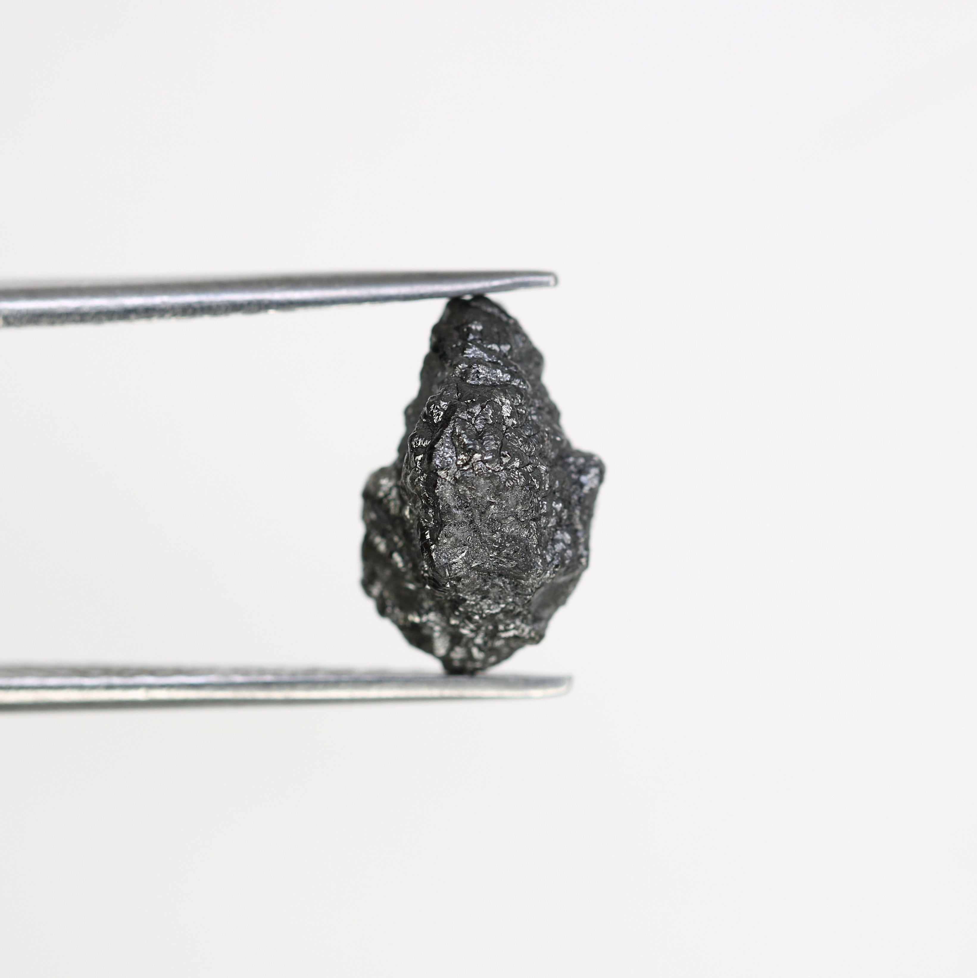 3.98 Carat Natural Loose Black Raw Uncut Rough Diamond For Vintage Diamond Ring