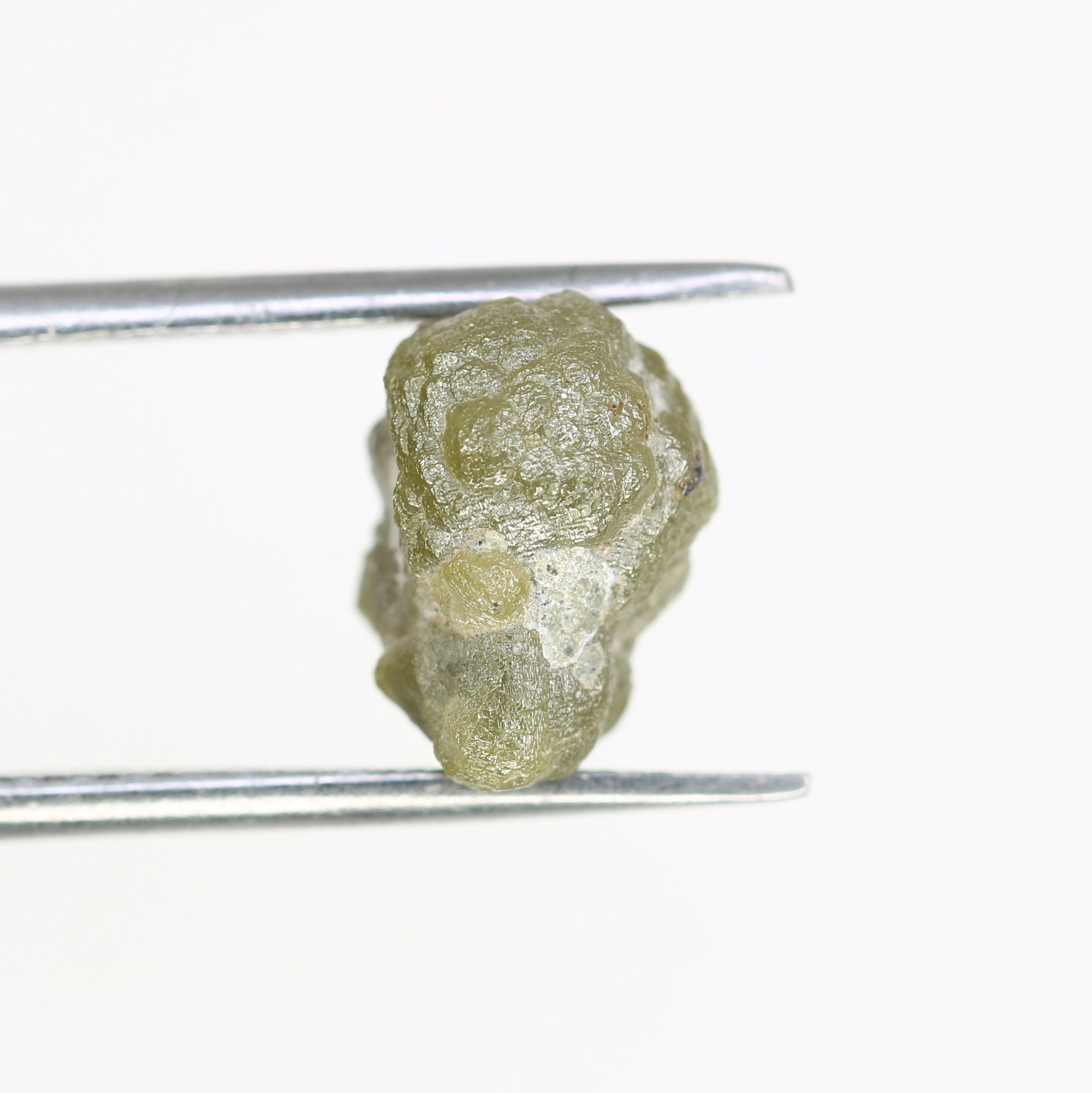 4.51 Carat Natural Loose Green Color Antique Rough Diamond For Raw Diamond Ring