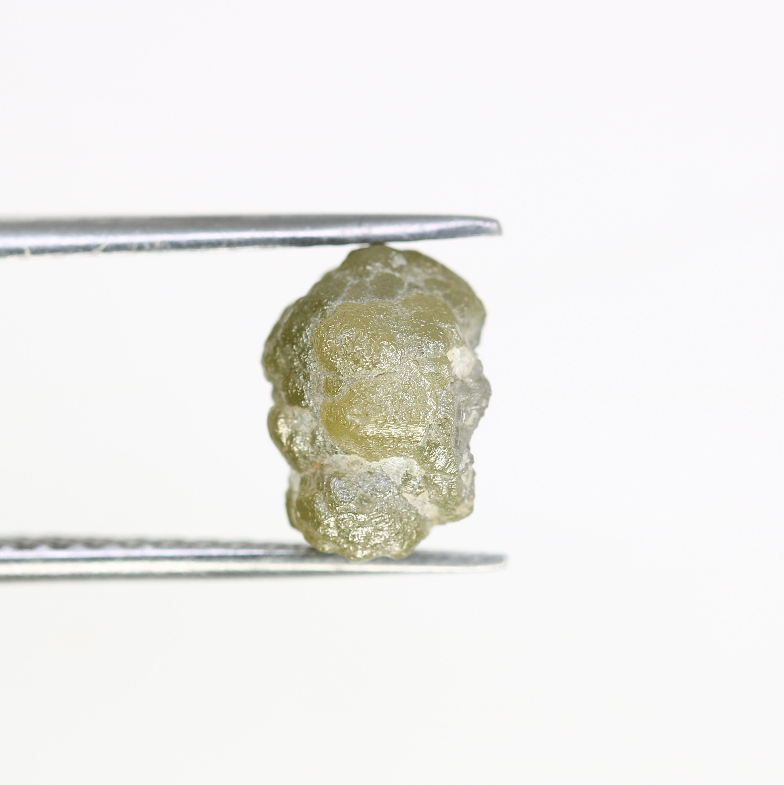 4.51 Carat Natural Loose Green Color Antique Rough Diamond For Raw Diamond Ring