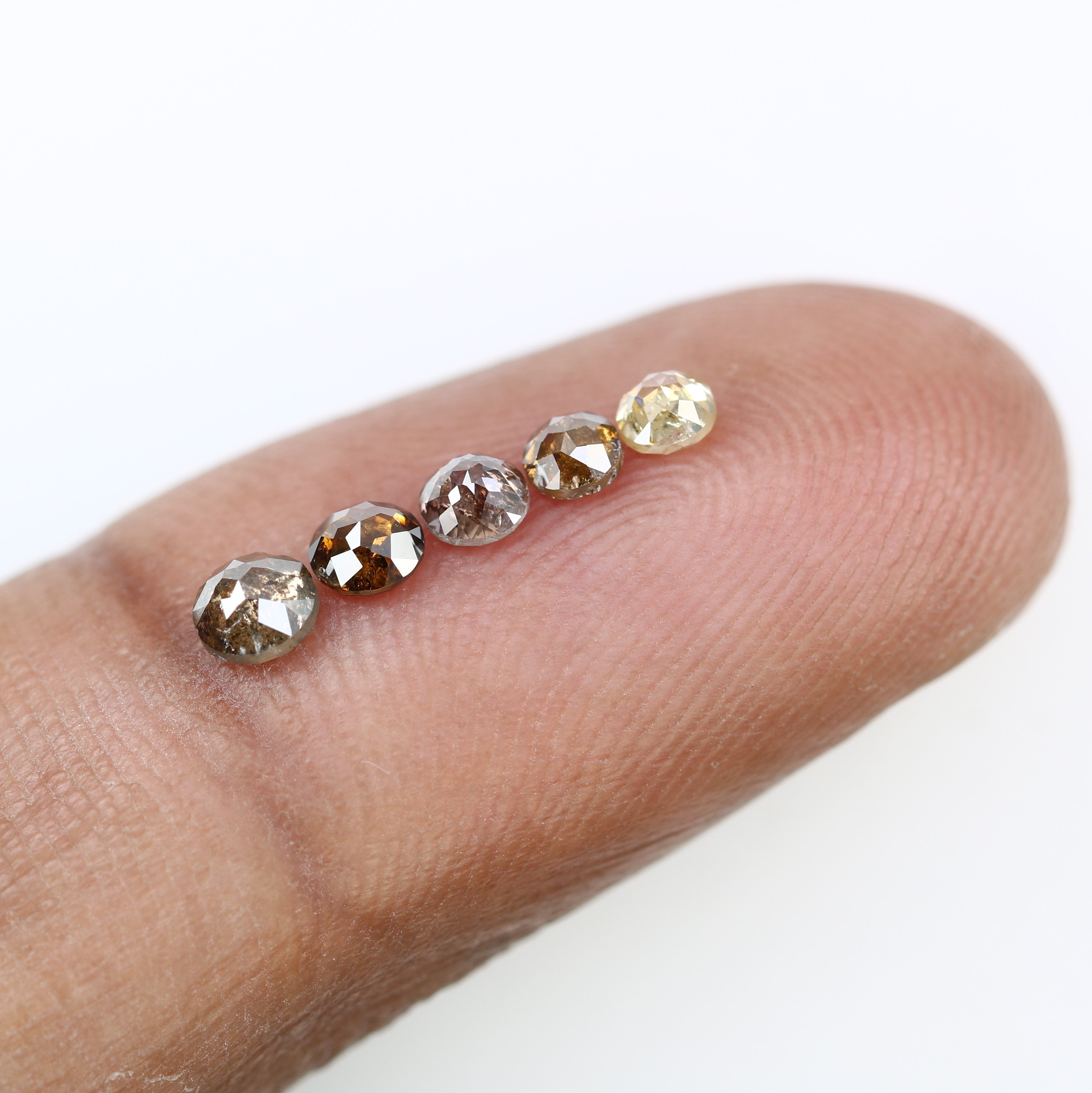 0.88 CT Loose Fancy Natural 2.90 to 3.70 MM Round Diamond For Galaxy Ring