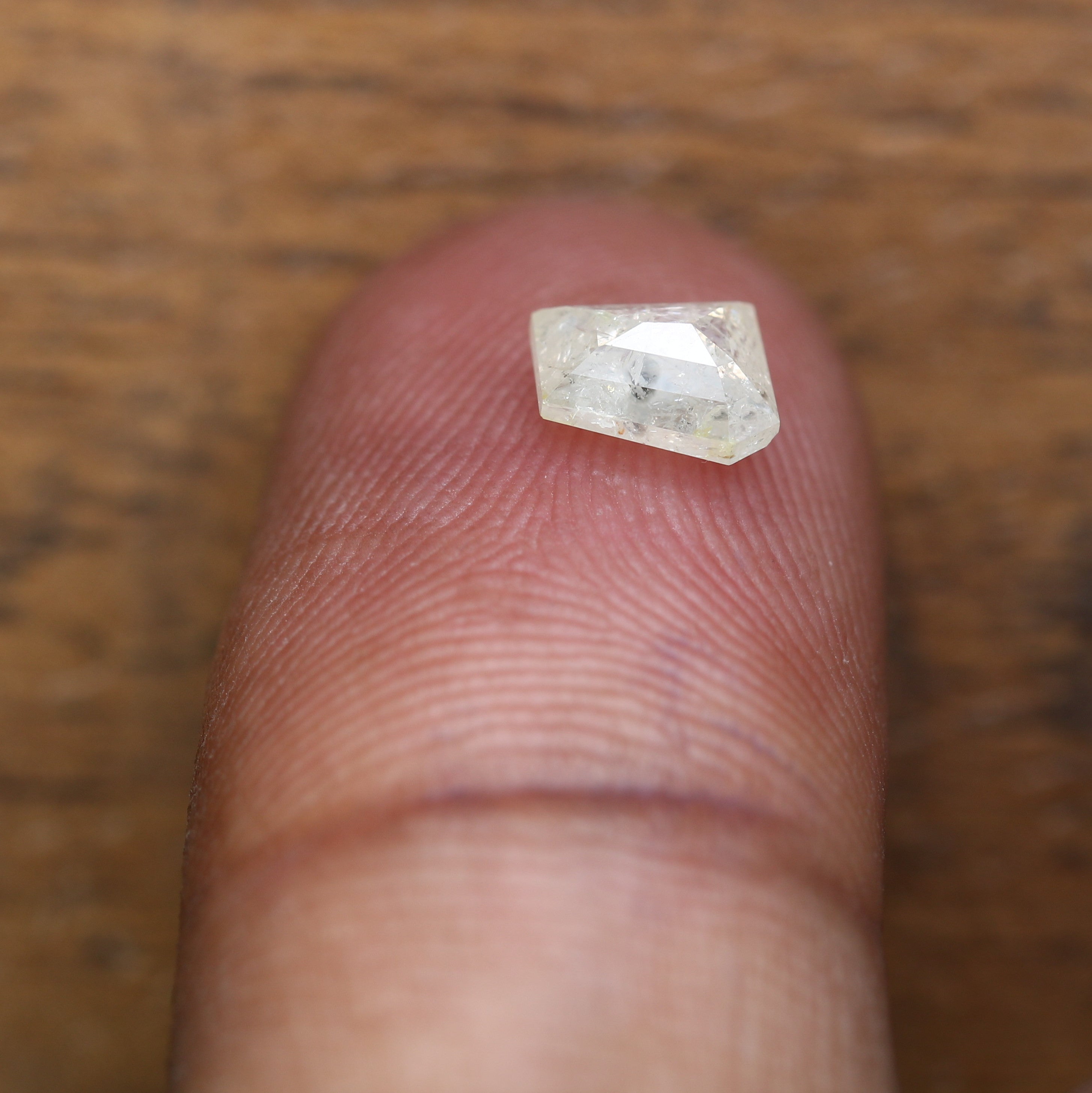 0.98 CT White Geometric Shape Natural 6.10 MM Diamond For Statement Ring