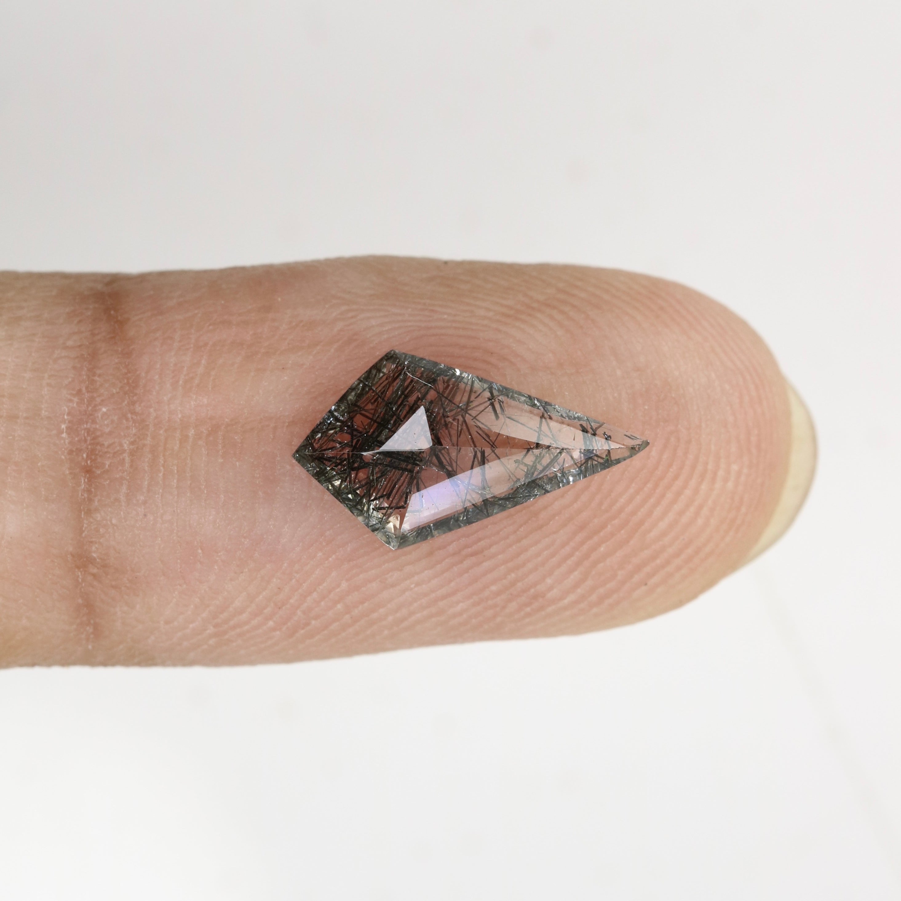 1.21 CT 6.70 MM Black Rutile Kite Shape Loose Gemstone For Wedding Ring
