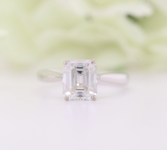 White Gold Moissanite Emerald Cut Natural Diamond For Engagement Ring